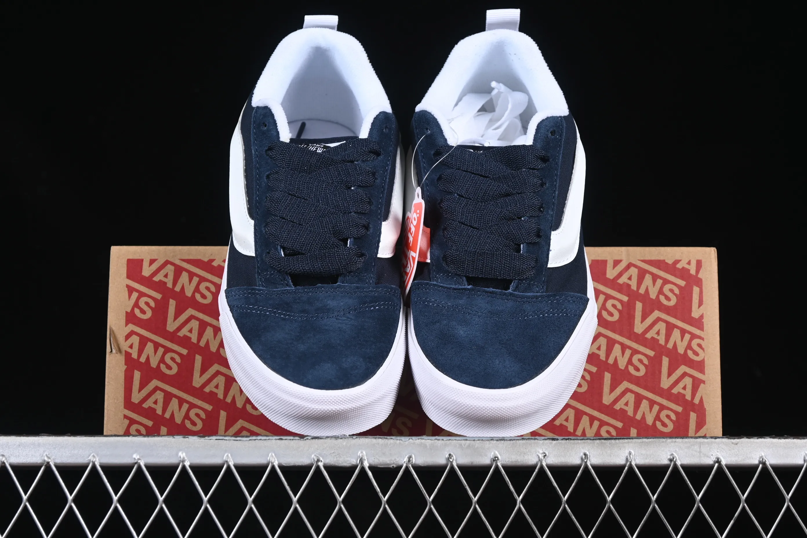 All categories Vans Vans series Vans Low Vans low-top Vans Knu Skool Vans low-top retro casual fat bread shoes VN000D6CJBL